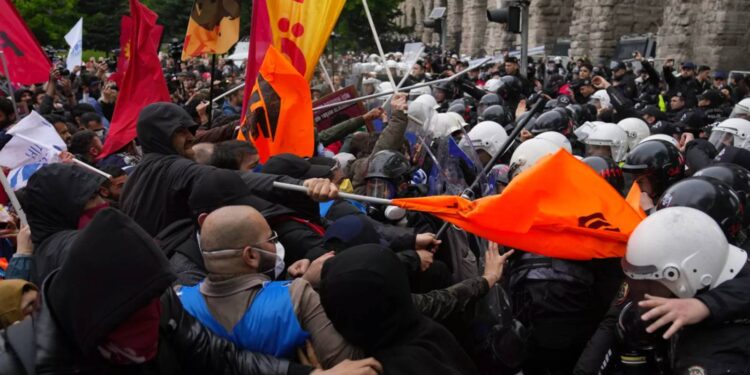 17 kişi hakkında hapis talebi