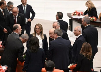 Normalleş, yumuşa, birlik ol!: E tamam!