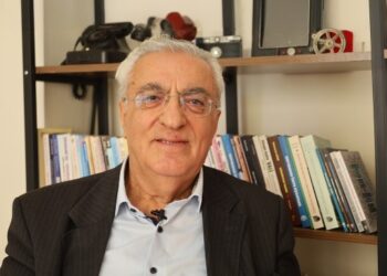 Tarihçi Bayrak: Demokratik çözüm kaçınılmazdır
