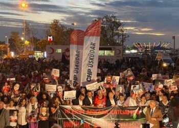 Kadıköy’de 10 Ekim anması: Ambulans yerine toma gönderenleri unutmayacağız