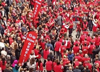 Ataşehir Belediyesi işçilerinden grev uyarısı