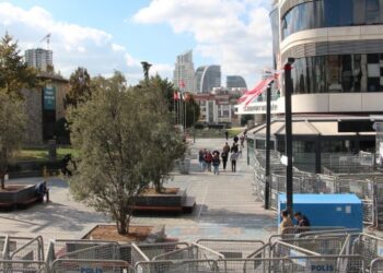 Gasp edilen Esenyurt Belediyesi ablukaya alındı