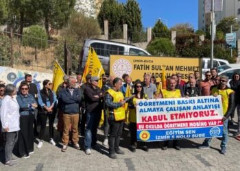 Okul müdürünün öğrenci ve öğretmenlere mobingi protesto edildi