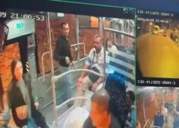 Kocaeli’nde halk otobüsünde bir kişi öldürüldü