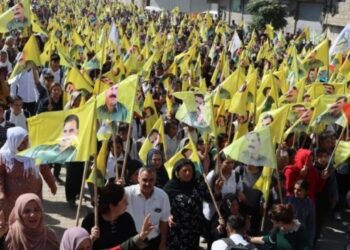 Kobanê’de binler komploya karşı yürüdü