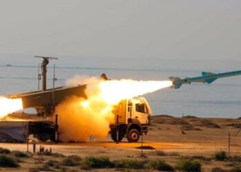 İran, İsrail’e 100’den fazla füze fırlattı | YENİLENDİ