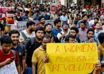 Hindistanlılar tecavüze uğrayıp katledilen stajyer doktor için sokakta