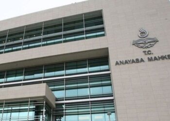 AYM, belediyelere müdahale düzenlemelerini iptal etti