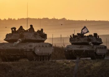 İsrail askeri araçları Lübnan’a ilerliyor