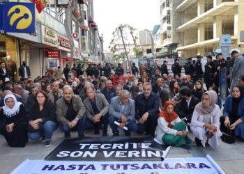 ‘Özgürlüğe ses ver’ eylemi: Tecrit politikalarını kabul etmiyoruz