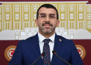 AKP milletvekilinin kardeşinden gazeteciye silahlı saldırı: 2 yaralı