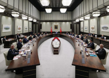 AKP'nin İçinde 'Kabine' İsyanı! 'Bir Gün Bile Görevde Kalmamalılar'