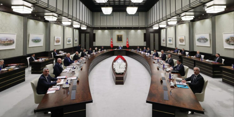 AKP'nin İçinde 'Kabine' İsyanı! 'Bir Gün Bile Görevde Kalmamalılar'