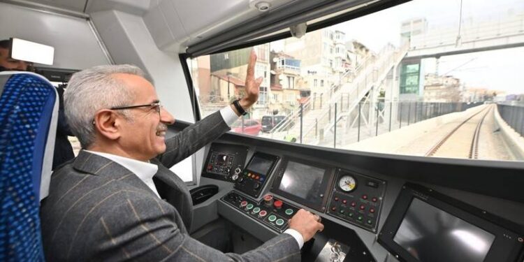 Abdulkadir Uraloğlu duyurdu; 29 Ekim'de bakanlığa bağlı raylı sistemler ücretsiz olacak!