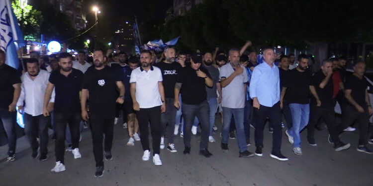 Adana Demirspor Taraftarından 'Yönetim İstifa' Sesleri: Sokaklara Döküldüler