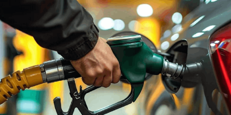 Akaryakıta Çifte İndirim Geliyor! Tarih Belli Oldu