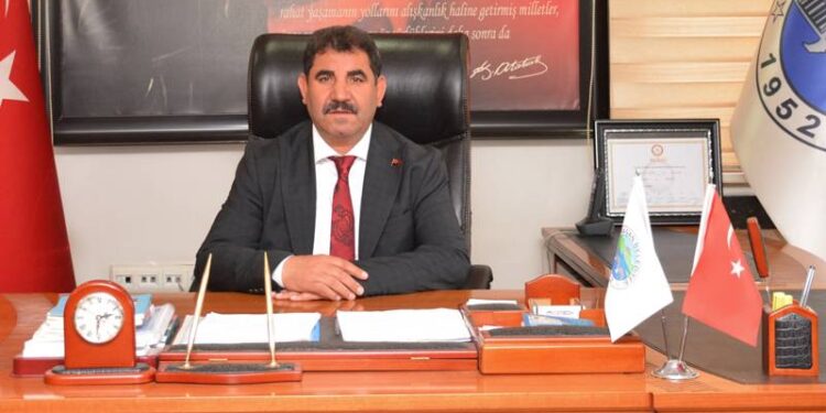 Akraba kayırmacılığı ve arsaların peşkeş çekilmesi kabul edilemez!