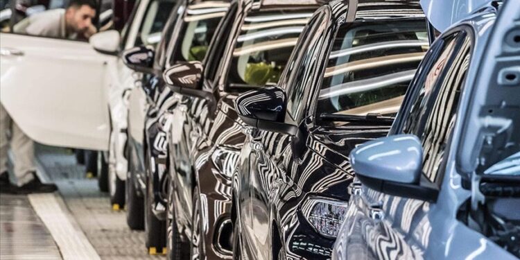 Alman otomotiv devi 3 fabrikasını kapatacak