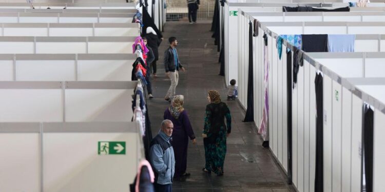 Almanya sığınmacılara yapılan maddi yardımı kısıyor