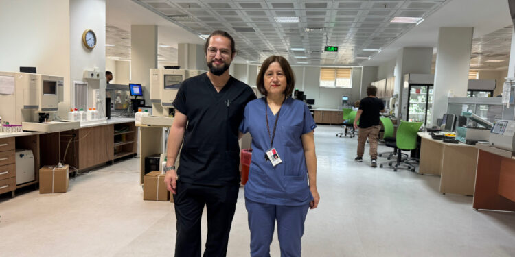 Anne - Oğul Aynı Hastanede Görev Yapıyor