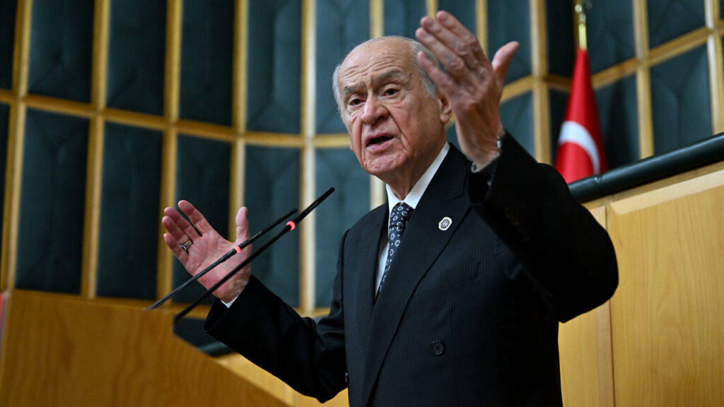 Bahçeli, Öcalan’ı muhatap aldı: Örgütünün tasfiye edileceğini ilan et!