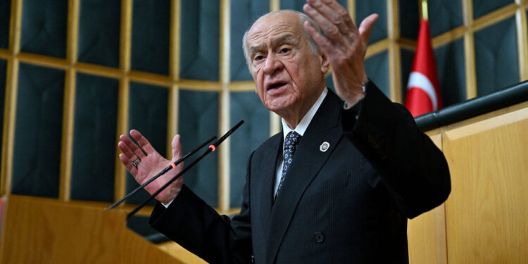 Bahçeli, Öcalan’ı muhatap aldı: Örgütünün tasfiye edileceğini ilan et!
