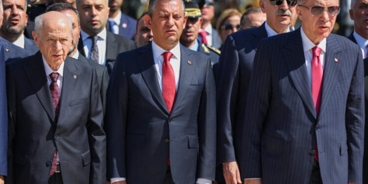 Bahçeli'nin Çağrısı Anketlere Yansıdı: Dengeler Değişti, Bir Parti Barajı Geçti