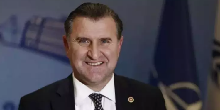 Bakan Bak'tan, Toprak Razgatlıoğlu'na Tebrik Mesajı