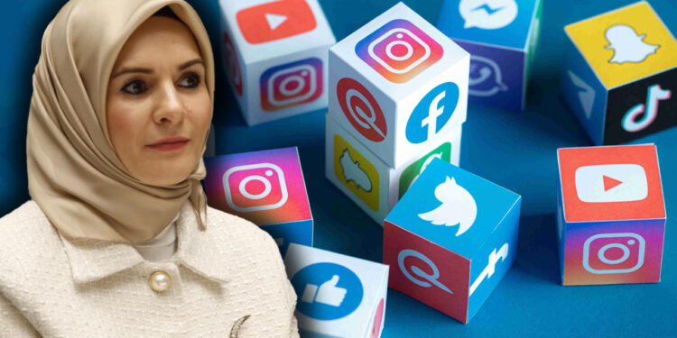 Bakan Göktaş'tan Sosyal Medya Zirvesi! TikTok, Instagram... Hepsi İstanbul'da Bir Araya Geliyor
