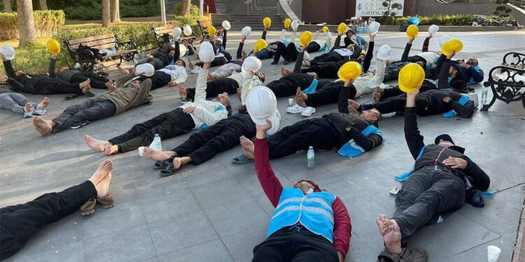 Bakanlığa yürüyüşleri engellenen Fernas işçileri 2 gündür açlık grevinde: Sadece çözüm bekliyoruz!