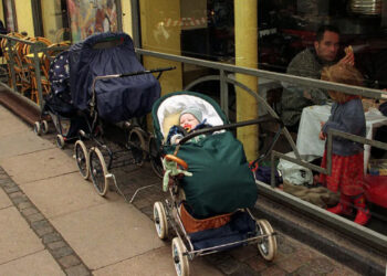 Bu Ülkede Bebeklerin İsimlerini Devlet Veriyor! İşte Nedeni...