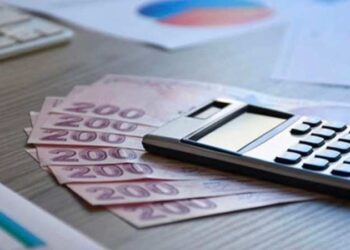 Bu kadar vergi toplanan bir ülkede çocuklar okula aç gidiyorsa bir tuhaflık vardır, hiçbir devlet vatandaşını bu kadar aleni soyamaz