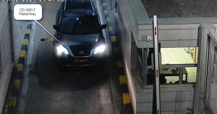 Büyükelçiliğe ait kırmızı plakalı araçla kokain taşınmış