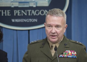 CENTCOM eski komutanı McKenzie: Suriye’de Kürtlere destek vermeye devam etmeliyiz