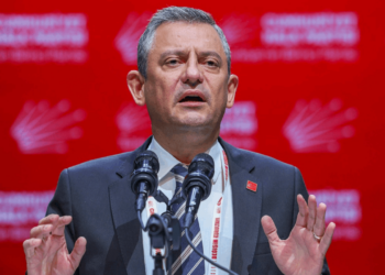 CHP Lideri Özel'in 29 Ekim Mesajında 'Teröre Teslim Olmama' Vurgusu