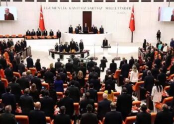 CHP'den "Erdoğan'ı ayakta karşılama" anketi