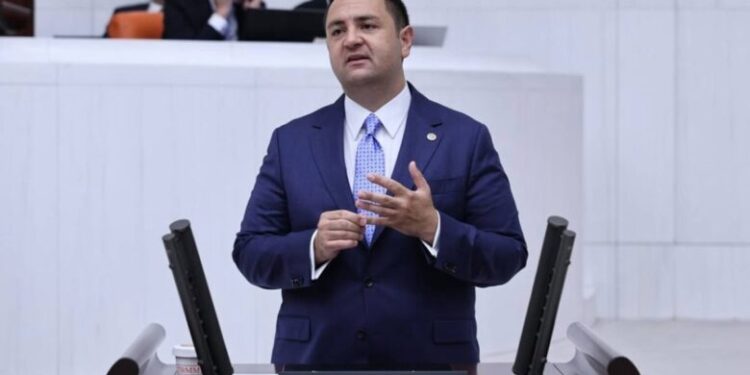 CHP’li vekil Umut Akdoğan isyan etti: 600 milletvekili olarak ne işe yarıyoruz?