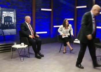 Canlı yayında ‘Özgür Özel’ gerilimi: Özdağ yayını terk etti