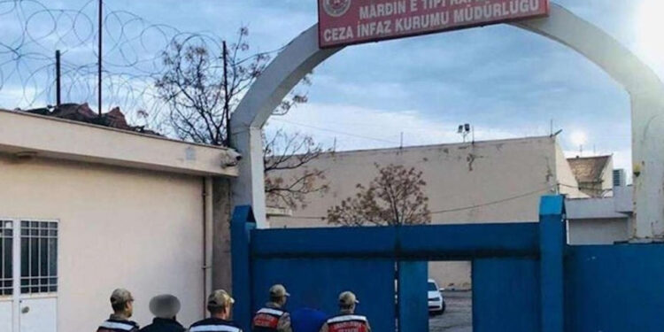 “Cezaevinde intihar ve yoğun bakımda kelepçeli tedavi” iddiası