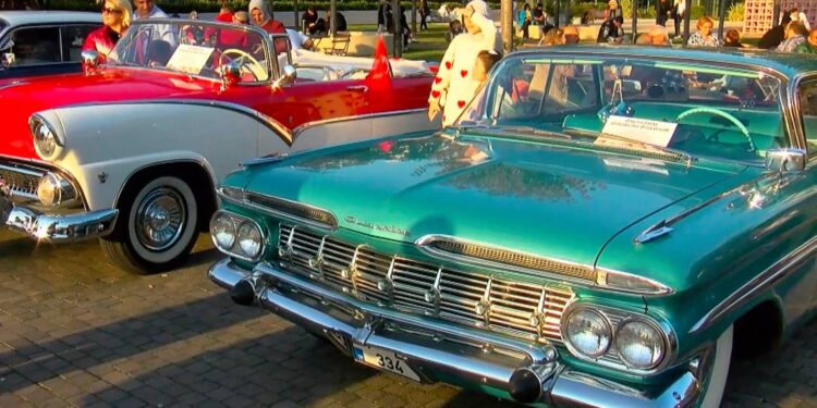 Cumhuriyetin 101'inci yılında 101 klasik otomobil sergisi