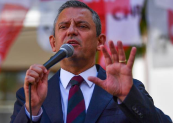 Cumhuriyet'in temel taşlarına uzanan elleri kırarız!