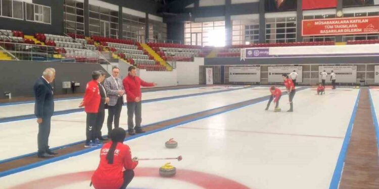Curling Sporu Millilerimize Kaymakam Motivasyon Verdi