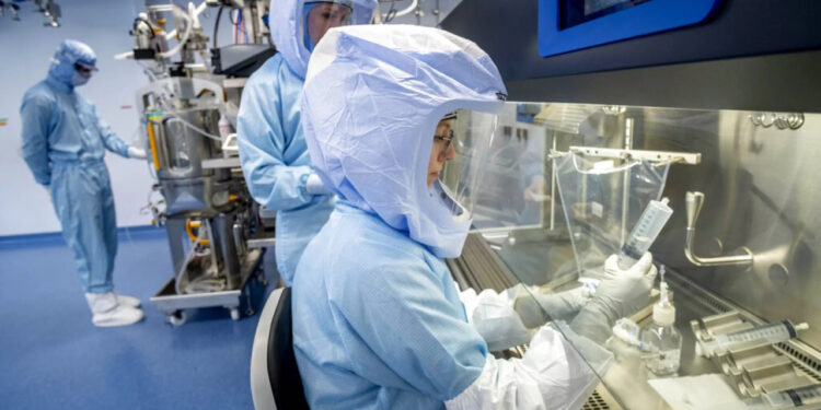 DSÖ Yüzde 88 Ölüm Oranı Olan Yeni Salgını Duyurdu: Koronavirüsü Mumla Arayabiliriz