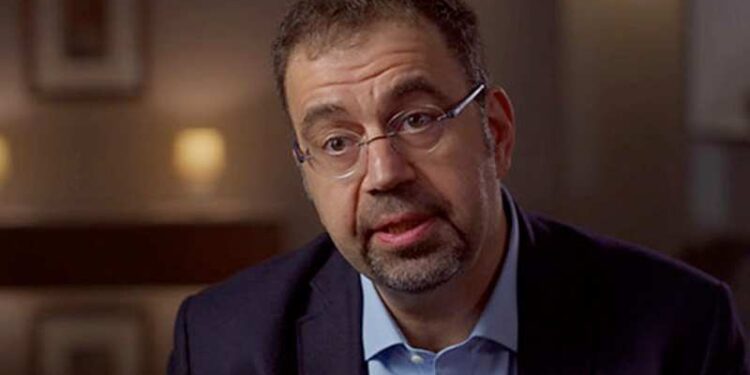 Daron Acemoğlu'nun çalışması, ekonomik büyüme ve refahın multidisipliner bir yaklaşımla ele alınması gerektiğini belirtiyor