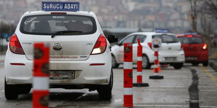 Ehliyet Almayanlara Kötü Haber! Sürücü Kursu Masraflarında Rekor Artış