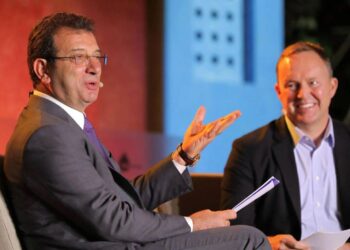 Ekrem İmamoğlu, Meksika’da: Otoriter liderler muhalefeti susturuyor