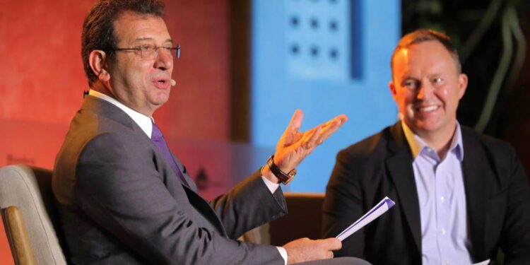 Ekrem İmamoğlu, Meksika’da: Otoriter liderler muhalefeti susturuyor
