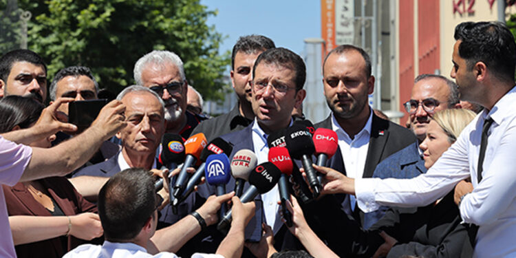 Ekrem İmamoğlu’ndan çağrı: “Tüm İstanbulluları saat 16.00’da Esenyurt Meydanı’na bekliyoruz”