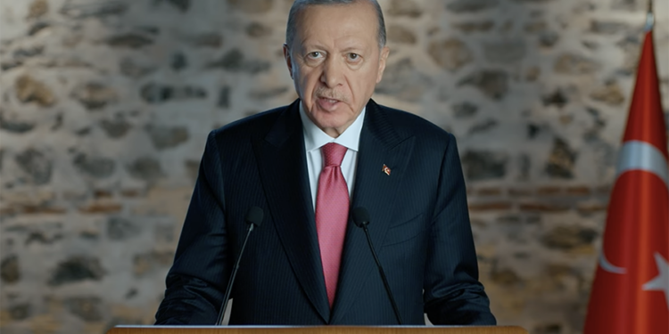 Erdoğan’a göre ‘ekonomi çökertme girişimleri’ milletin hayatını zorlaştırıyor