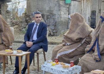 Erzurum Valiliği’nin Kadın Çiftçiler Günü paylaşımı tepki çekti; "Kültürel değerlerimizi kullanmayın"